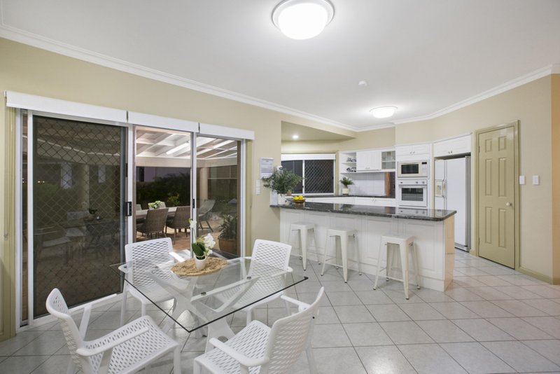 Photo - 33 Dorsal Drive, Birkdale QLD 4159 - Image 16