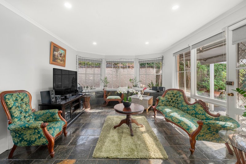 Photo - 33 Dresden Avenue, Castle Hill NSW 2154 - Image 2