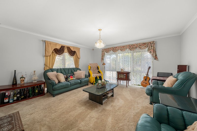 Photo - 33 Dresden Avenue, Castle Hill NSW 2154 - Image 4