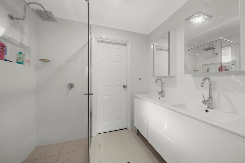 Photo - 33 Dresden Avenue, Castle Hill NSW 2154 - Image 15