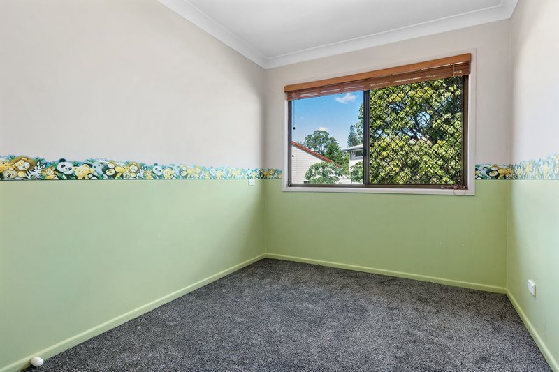 Photo - 33 Dryade Street, Regents Park QLD 4118 - Image 9