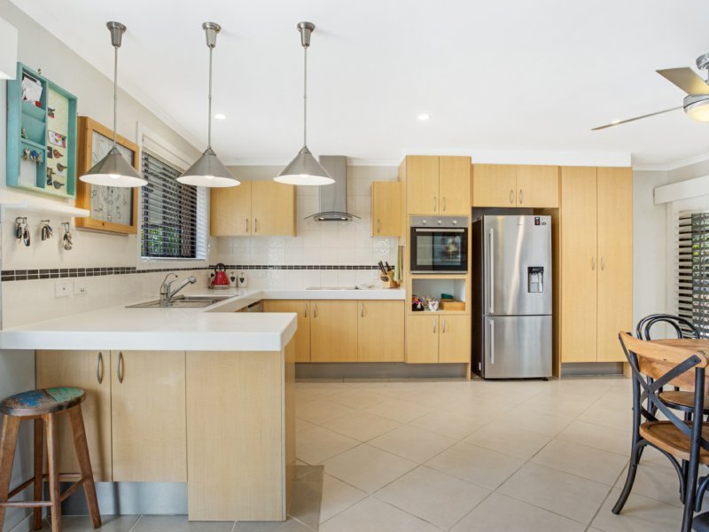 Photo - 33 Dugandan St , Nerang QLD 4211 - Image 3