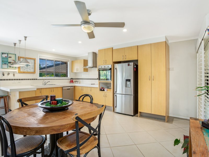 Photo - 33 Dugandan St , Nerang QLD 4211 - Image 4