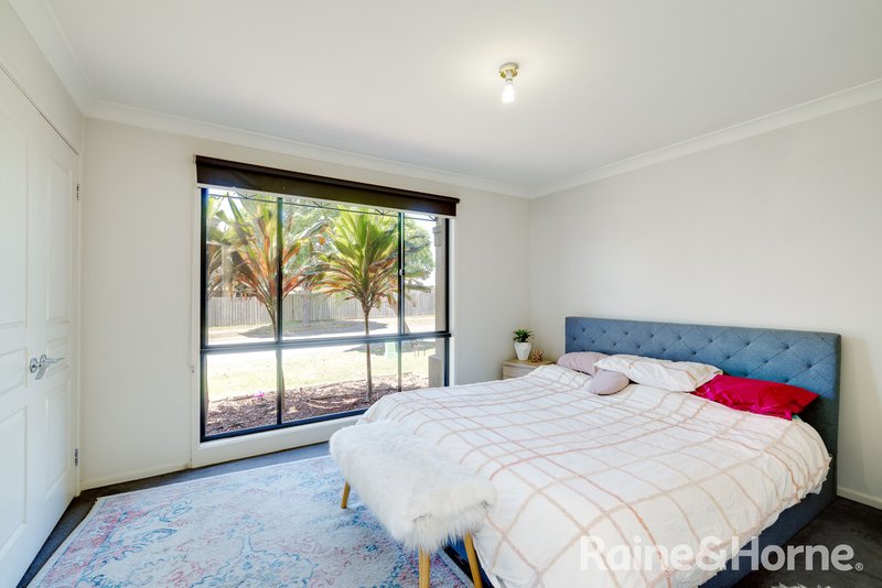 Photo - 33 Dunbar Road, Cameron Park NSW 2285 - Image 7