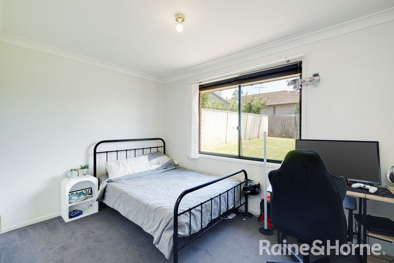 Photo - 33 Dunbar Road, Cameron Park NSW 2285 - Image 10