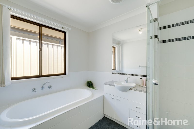 Photo - 33 Dunbar Road, Cameron Park NSW 2285 - Image 12