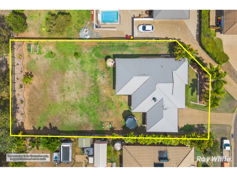 Photo - 33 Dune Circle, Lammermoor QLD 4703 - Image 2