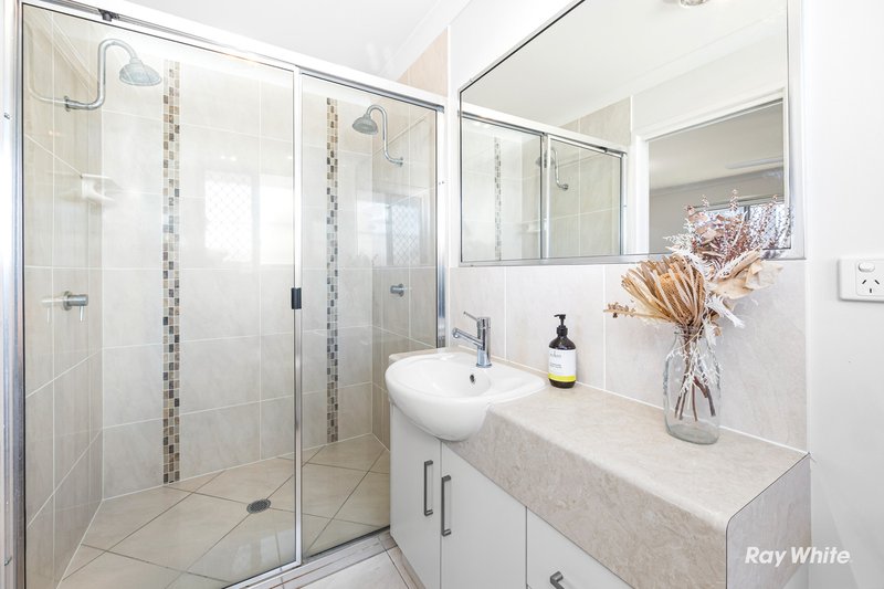 Photo - 33 Dune Circle, Lammermoor QLD 4703 - Image 10