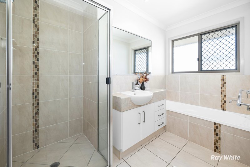 Photo - 33 Dune Circle, Lammermoor QLD 4703 - Image 13