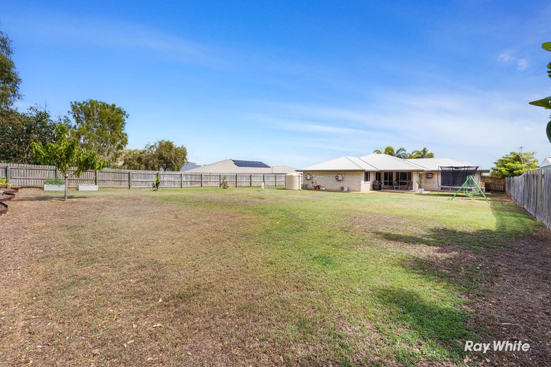 Photo - 33 Dune Circle, Lammermoor QLD 4703 - Image 17