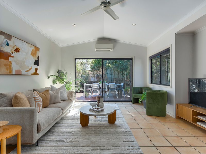 Photo - 33 Dunsmore Street, Kelvin Grove QLD 4059 - Image 9