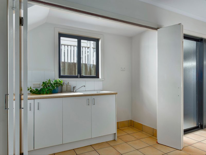 Photo - 33 Dunsmore Street, Kelvin Grove QLD 4059 - Image 14