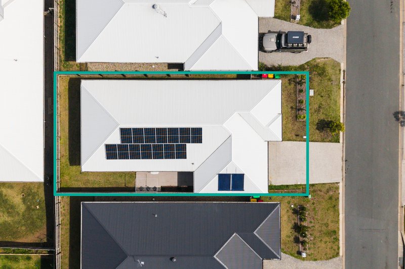 Photo - 33 Eagle Circuit, Burpengary East QLD 4505 - Image 17