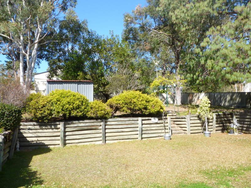 Photo - 33 Earswick Crescent, Buttaba NSW 2283 - Image 3