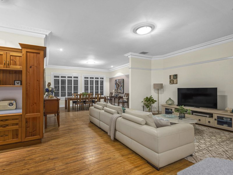 Photo - 33 Eclipse Street, Bridgeman Downs QLD 4035 - Image 3