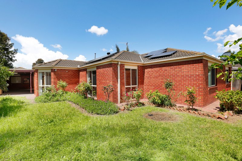 Photo - 33 Edgecombe Way, Roxburgh Park VIC 3064 - Image 19