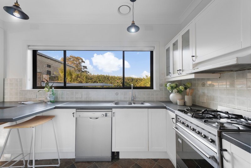 Photo - 33 Edward Street, Cheltenham VIC 3192 - Image 4