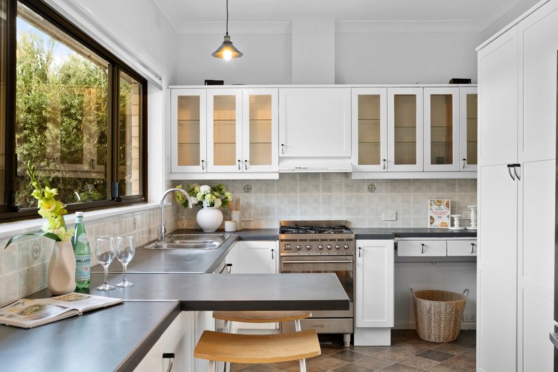 Photo - 33 Edward Street, Cheltenham VIC 3192 - Image 5