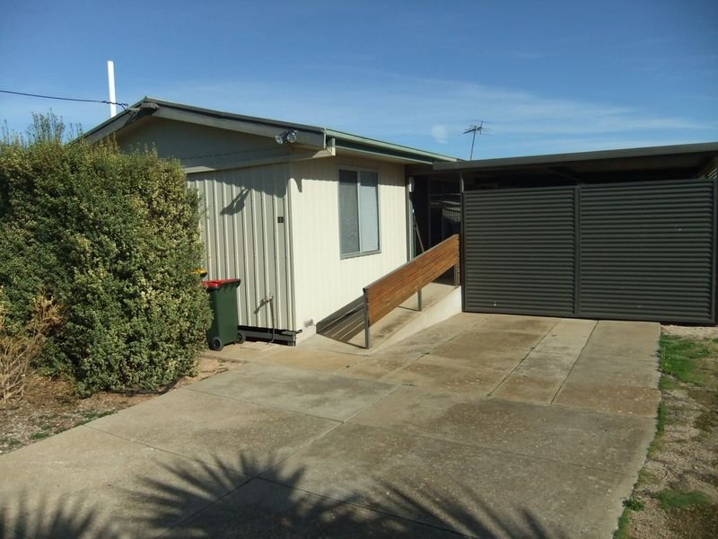 Photo - 33 Eighth Street, Minlaton SA 5575 - Image 2