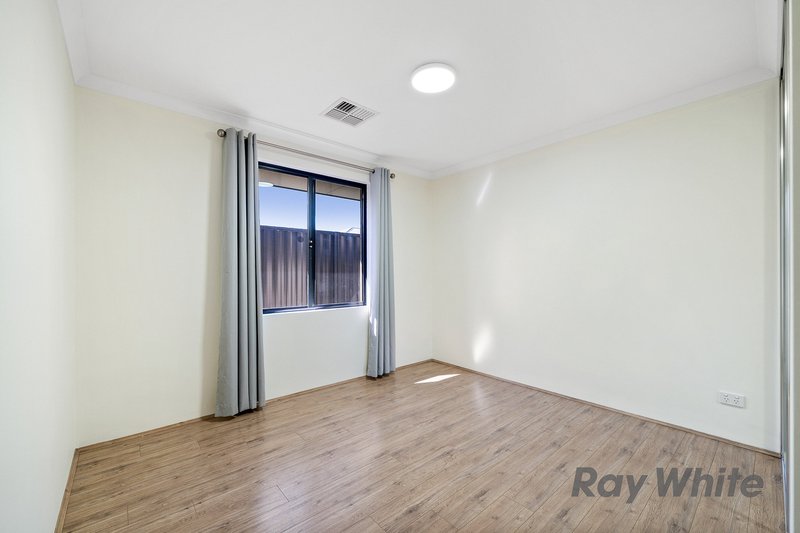 Photo - 33 Elderflower Street, Treeby WA 6164 - Image 11