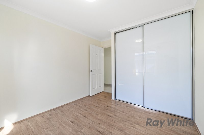 Photo - 33 Elderflower Street, Treeby WA 6164 - Image 12