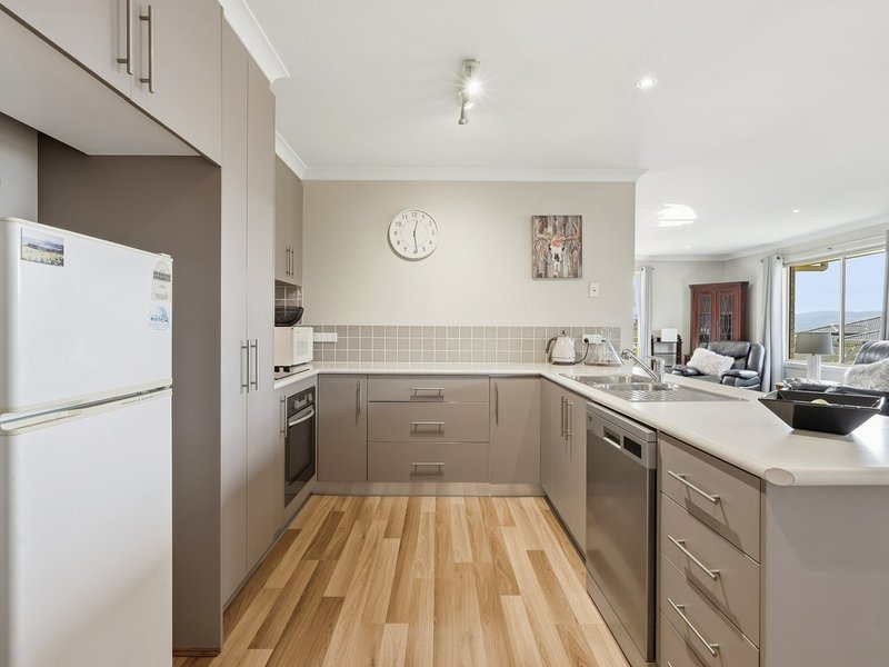 Photo - 33 Elmac Crescent, Austins Ferry TAS 7011 - Image 8