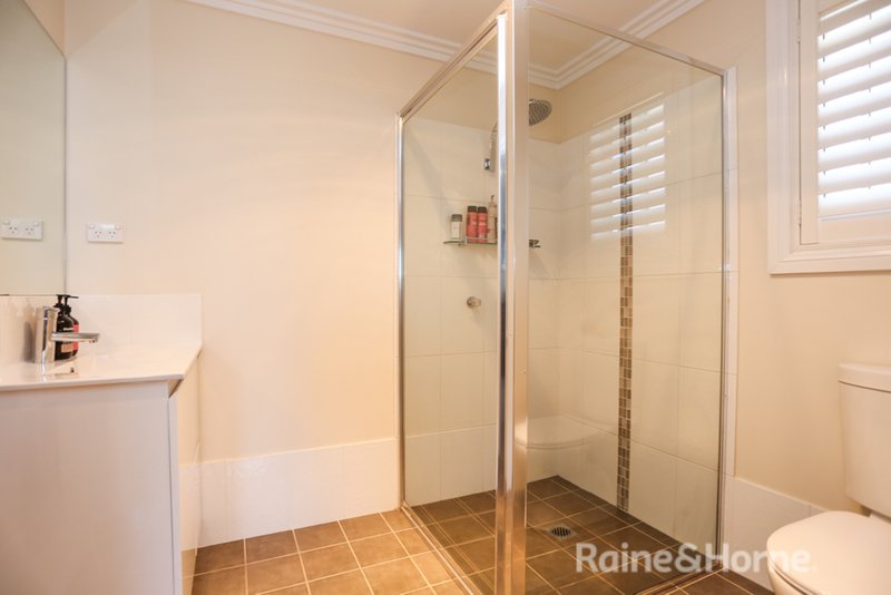 Photo - 33 Emerald Drive, Kelso NSW 2795 - Image 6