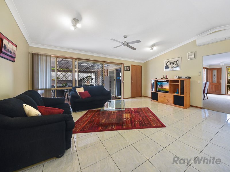 Photo - 33 Enbrook Street, Bracken Ridge QLD 4017 - Image 2