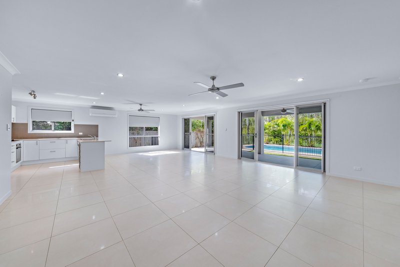 Photo - 33 Endeavour Circuit, Cannonvale QLD 4802 - Image 6