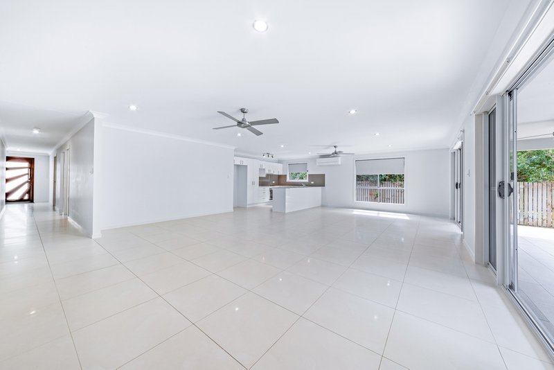 Photo - 33 Endeavour Circuit, Cannonvale QLD 4802 - Image 7