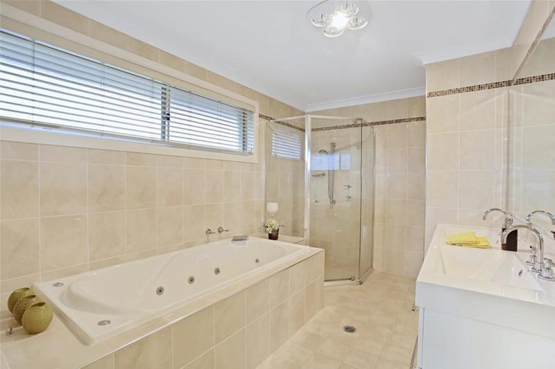 Photo - 33 Endeavour Circuit, Harrington Park NSW 2567 - Image 9