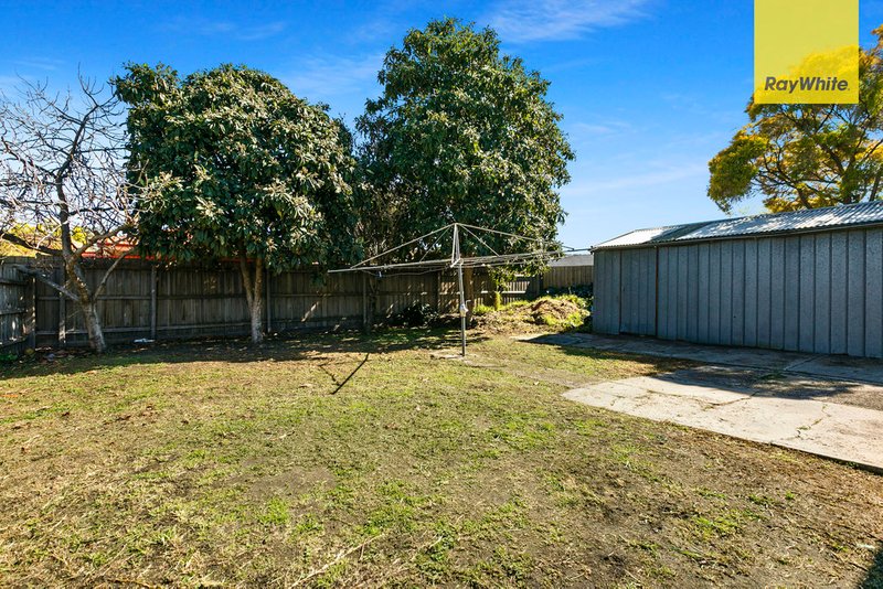 Photo - 33 Erindale Avenue, Deer Park VIC 3023 - Image 6