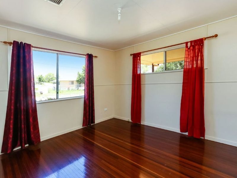 Photo - 33 Evans Street, Mount Isa QLD 4825 - Image 4