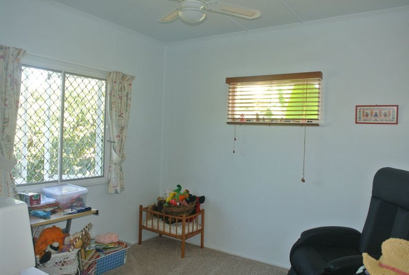 Photo - 33 Ewan Street, Margate QLD 4019 - Image 8