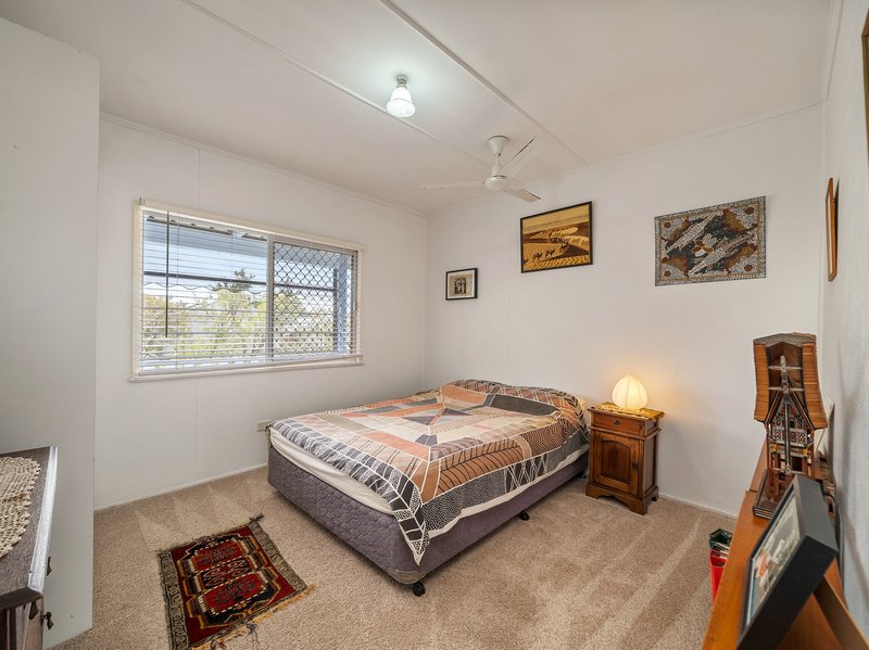 Photo - 33 Ewan Street, Margate QLD 4019 - Image 14