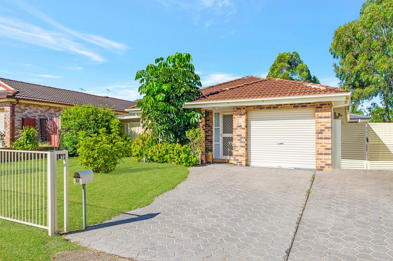 33 Falcon Cct , Green Valley NSW 2168