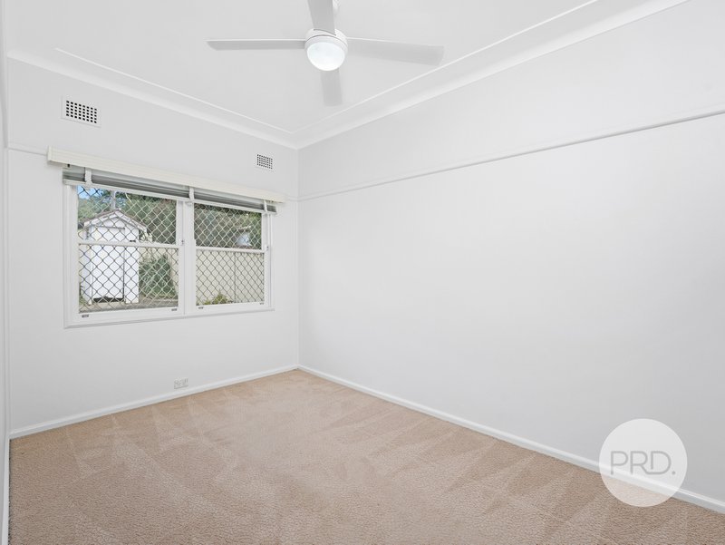 Photo - 33 Farnsworth Avenue, Campbelltown NSW 2560 - Image 7