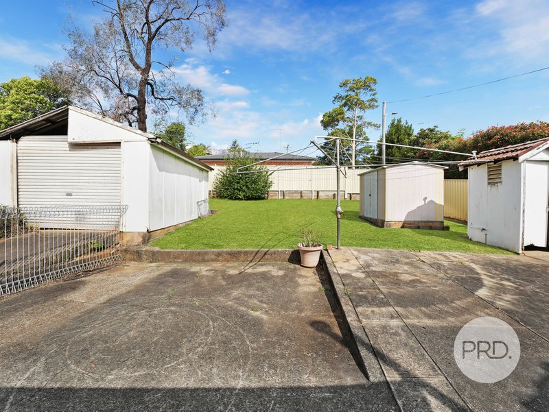 Photo - 33 Farnsworth Avenue, Campbelltown NSW 2560 - Image 10