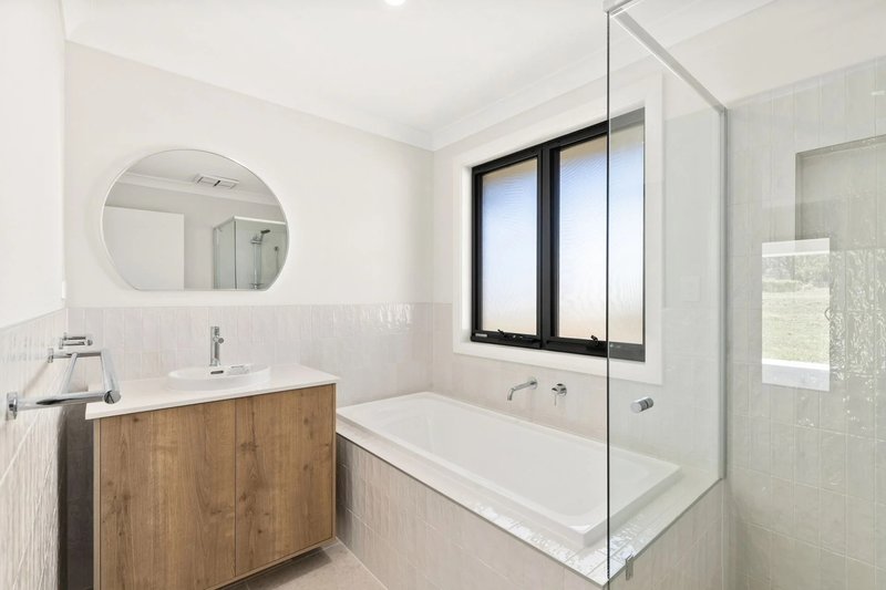 Photo - 33 Ferguson Crescent, Mittagong NSW 2575 - Image 4