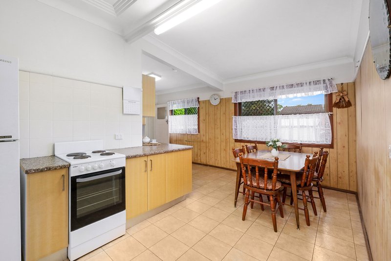 Photo - 33 Ferndale Road, Revesby NSW 2212 - Image 3