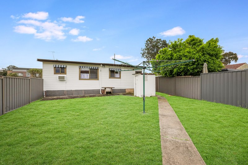 Photo - 33 Ferndale Road, Revesby NSW 2212 - Image 8