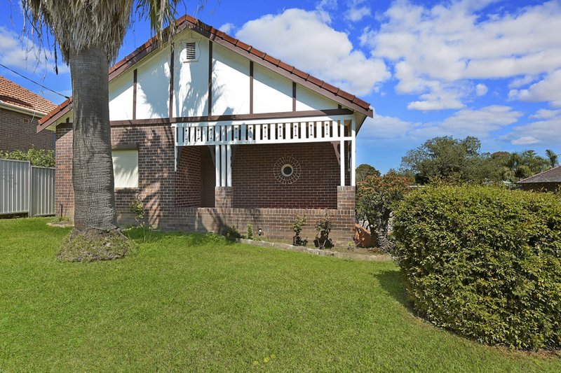 Photo - 33 First Avenue, Eastwood NSW 2122 - Image 2