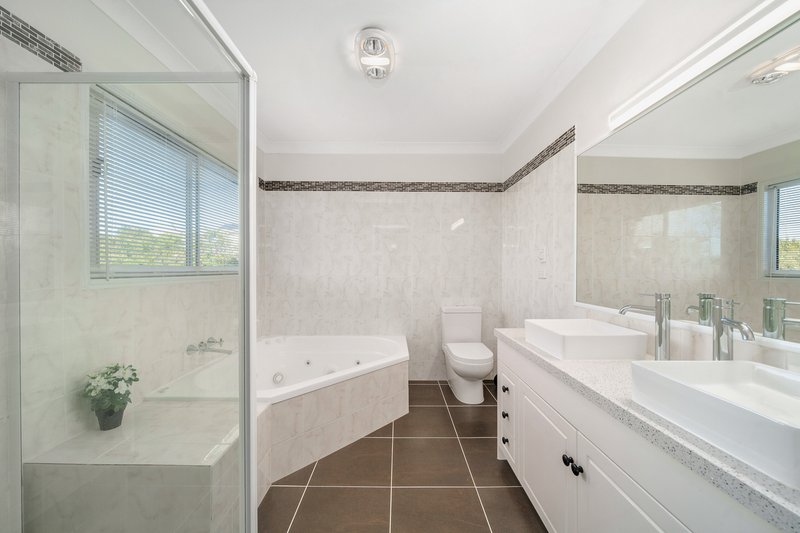 Photo - 33 Fordington Way, Murrumba Downs QLD 4503 - Image 18