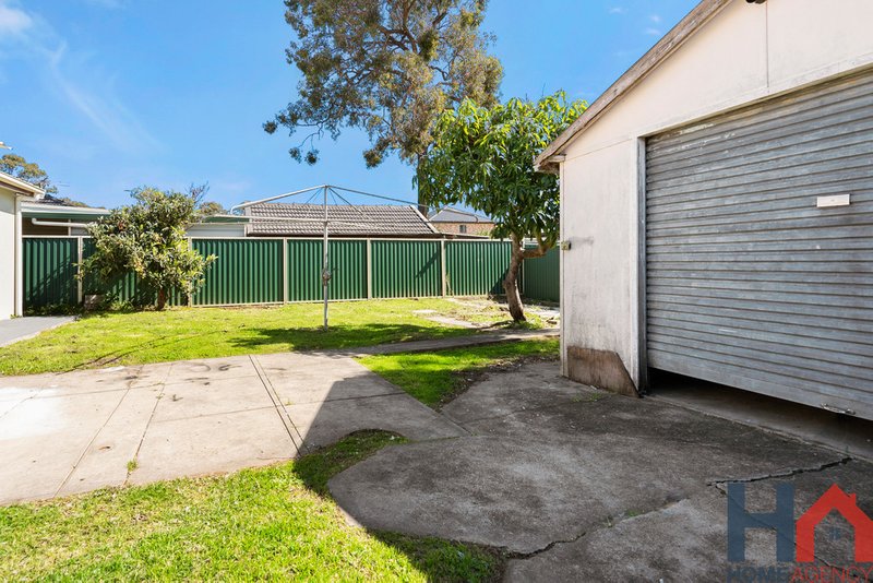 Photo - 33 Foxlow Street, Canley Heights NSW 2166 - Image 6