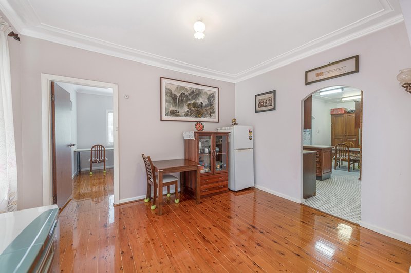 Photo - 33 Frederick Street, Pendle Hill NSW 2145 - Image 2