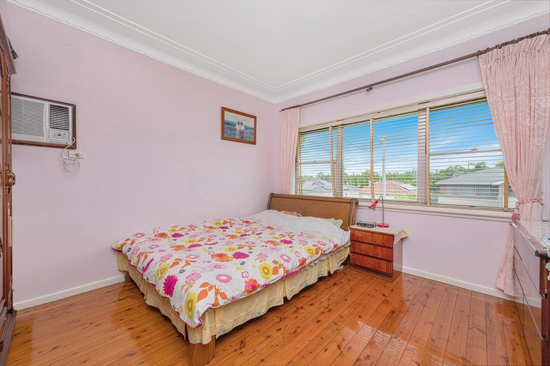 Photo - 33 Frederick Street, Pendle Hill NSW 2145 - Image 3