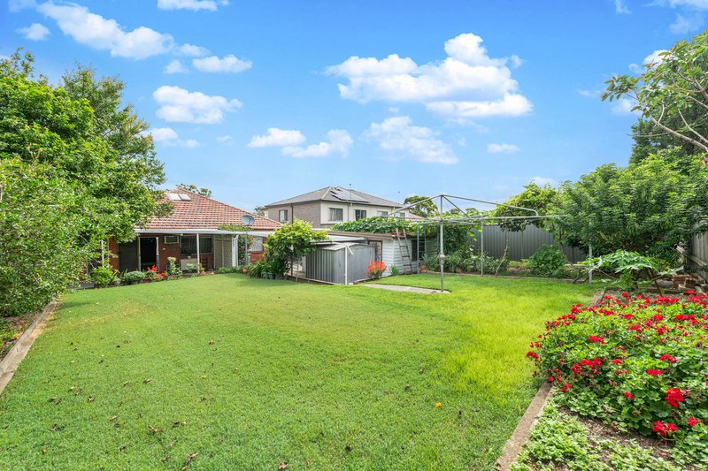 Photo - 33 Frederick Street, Pendle Hill NSW 2145 - Image 11