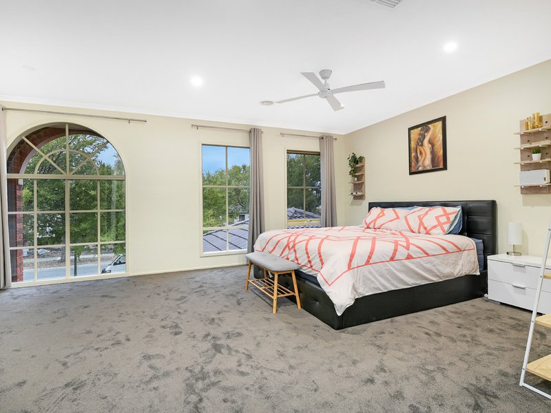 Photo - 33 Galloway Drive, Narre Warren South VIC 3805 - Image 3