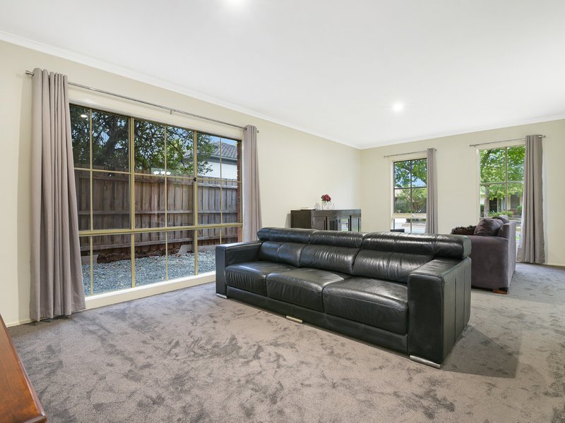 Photo - 33 Galloway Drive, Narre Warren South VIC 3805 - Image 7