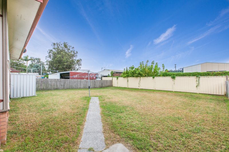 Photo - 33 Gasnier Road, Barrack Heights NSW 2528 - Image 6